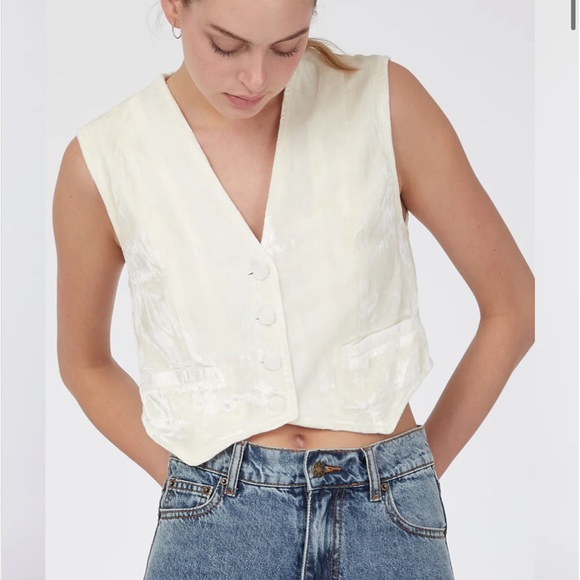 Milk Arielle Vest - Picture 2 of 3